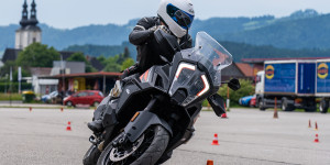 Beitragsbild des Blogbeitrags Motorrad WARM-UP 2022