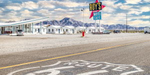 Beitragsbild des Blogbeitrags Eine Zeitreise entlang der Route 66: Roys Motel und Amboy
