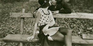 Beitragsbild des Blogbeitrags Erotische Flapper-Mädchen