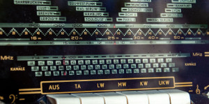 Beitragsbild des Blogbeitrags Analoge Radios mit FM-Transmitter weiter nutzen