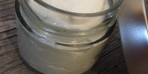 Beitragsbild des Blogbeitrags DIY kaltgerührte Shea-Creme 