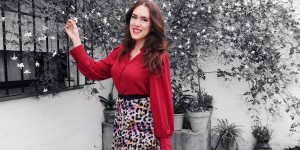 Beitragsbild des Blogbeitrags Festive look with a burgundy shirt and a maxi skirt