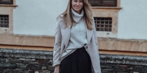 Beitragsbild des Blogbeitrags Outfit: Rollkragen Pullover mit beigem Wollmantel 