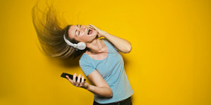 Beitragsbild des Blogbeitrags YouTube introduces audio ads