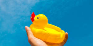 Beitragsbild des Blogbeitrags DuckDuckGo introdudes a new function to prevent app tracking on Android