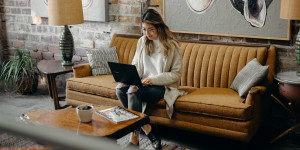 Beitragsbild des Blogbeitrags Remote and hybrid Work in 2022 – Trends and Predictions