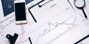 Beitragsbild des Blogbeitrags Google Analytics 4 Frequently Asked Questions