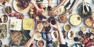 Beitragsbild des Blogbeitrags 9 internationale Köstlichkeiten & wo sie zu finden sind