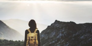 Beitragsbild des Blogbeitrags Corona Leitfaden: 5 Expertentipps zu Corona & Reisen
