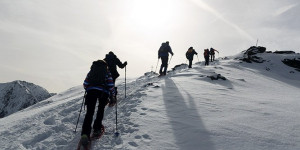 Beitragsbild des Blogbeitrags Schneeschuhwandern: geführt oder individuell? 