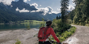 Beitragsbild des Blogbeitrags Top 3 Fernradwege in Österreich – landschaftliche & kulturelle Vielfalt