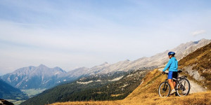 Beitragsbild des Blogbeitrags Alpenüberquerung mit dem Fahrrad – Top 5 Routen 