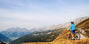 Beitragsbild des Blogbeitrags Alpenüberquerung mit dem Fahrrad – Top 5 Routen