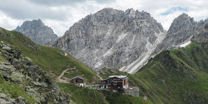 Beitragsbild des Blogbeitrags Von Hütte zu Hütte – Die schönsten Hüttentouren in Tirol