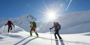 Beitragsbild des Blogbeitrags 5 Gründe, warum ein Skitourenkurs sinnvoll ist 