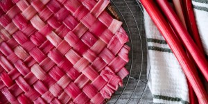 Beitragsbild des Blogbeitrags Rhubarb lattice Tarte with Coconut Crust