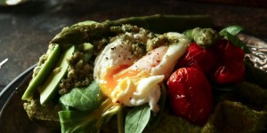 Beitragsbild des Blogbeitrags Savory Sweet Potato and Spinach Waffles