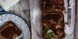 Beitragsbild des Blogbeitrags Deliciously Good Basmati rice banana bread with peanut butter chocolate swirl
