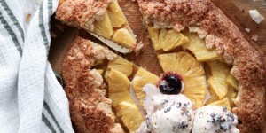 Beitragsbild des Blogbeitrags Tropical Pineapple-Coconut Galette 