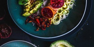 Beitragsbild des Blogbeitrags Easy blood orange marinaded Salmon rice bowl recipe