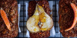 Beitragsbild des Blogbeitrags Honey, Quinoa, Carrot & Pear Loaf 