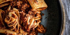 Beitragsbild des Blogbeitrags Vegetarian Cauliflower Bolognese 