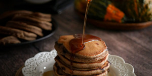 Beitragsbild des Blogbeitrags Banana Chocolate Chip Pancakes