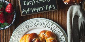 Beitragsbild des Blogbeitrags The best homemade Mothers Day gift: easy Brioche hearts