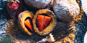 Beitragsbild des Blogbeitrags Easy Strawberry Curd Cheese Dumplings- The best Austrian Dessert
