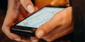 Beitragsbild des Blogbeitrags Datenweitergabe von Inhalten Dritter – wer haftet?