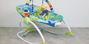 Beitragsbild des Blogbeitrags Bright Starts Babywippe Anleitung ... Babywippe mit Vibration 