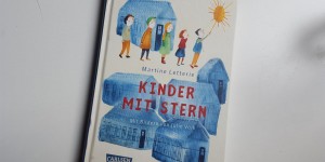 Beitragsbild des Blogbeitrags Kinder mit Stern: Ein wichtiges Buch gegen das Vergessen
