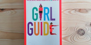 Beitragsbild des Blogbeitrags Girl Guide: Ein erfrischend anderes und körper-positives Pubertätsbuch 