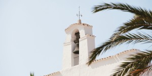Beitragsbild des Blogbeitrags Pärchenurlaub: 7 Insidertipps für Ibiza