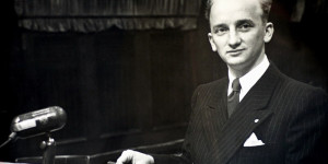 Beitragsbild des Blogbeitrags Benjamin Ferencz – Der Ankläger gegen die schlimmsten Massenmörder der Welt
