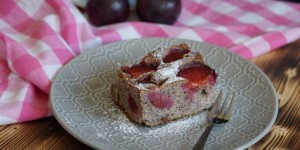 Beitragsbild des Blogbeitrags Mohnkuchen mit Pflaumen 