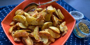 Beitragsbild des Blogbeitrags knusprige Potato Wedges aus dem Backofen
