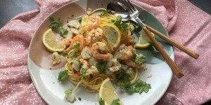 Beitragsbild des Blogbeitrags Lemon Garlic Seafood Pasta