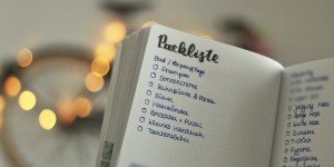 Beitragsbild des Blogbeitrags Minimalistisch Packen Step by Step