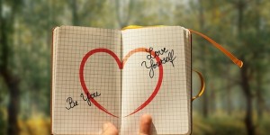 Beitragsbild des Blogbeitrags Die schmale Grenze zwischen Selbsthass und Selbstliebe