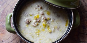 Beitragsbild des Blogbeitrags Käselauchsuppe mit Hackfleisch 