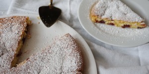 Beitragsbild des Blogbeitrags Fluffiger Weichselkuchen 