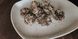 Beitragsbild des Blogbeitrags Schoko-Haselnuss-Powerballs