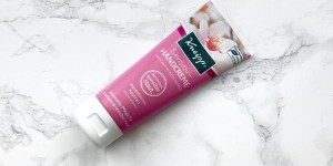 Beitragsbild des Blogbeitrags KNEIPP – Sensitiv Handcreme “Mandelblüten Hautzart” 