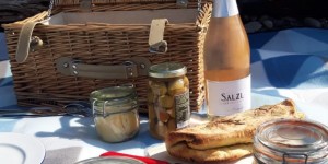 Beitragsbild des Blogbeitrags Picknick am See – Zeit mit Freunden verbringen