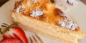 Beitragsbild des Blogbeitrags Gebackene Topfentorte mit Vanille und Limette