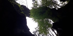 Beitragsbild des Blogbeitrags „Kirchle“, das ausgewaschene, steinerne Naturdenkmal in Dornbirn – Ebnit 