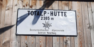 Beitragsbild des Blogbeitrags Vom Lünersee auf die Totalphütte