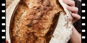 Beitragsbild des Blogbeitrags Ruchbrot, oder wie man mit einem Bissen mitten in der Schweiz landet ... 