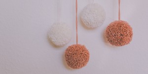 Beitragsbild des Blogbeitrags Puschel aus Wolle fertigen
